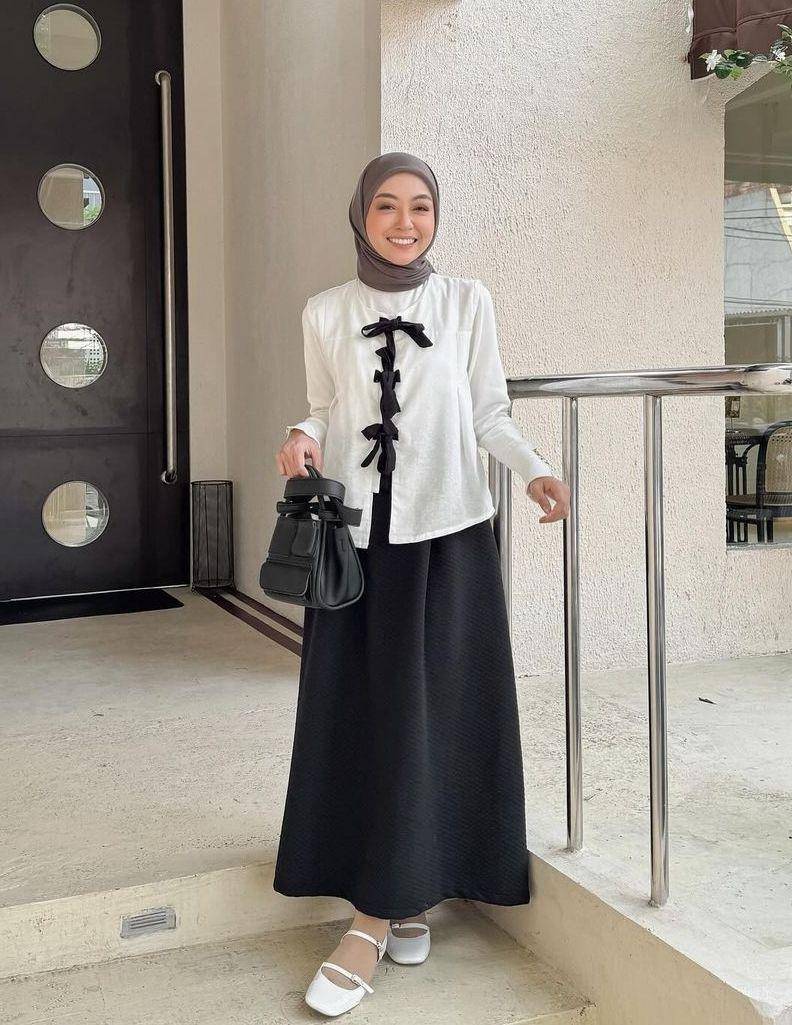 Sttle hijab coquette (instagram.com/meiraniap)