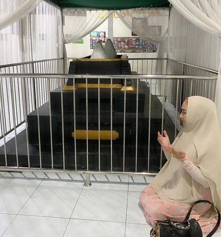 Makam Keramat The Kwan Lie (instagram.com/hjwahti)