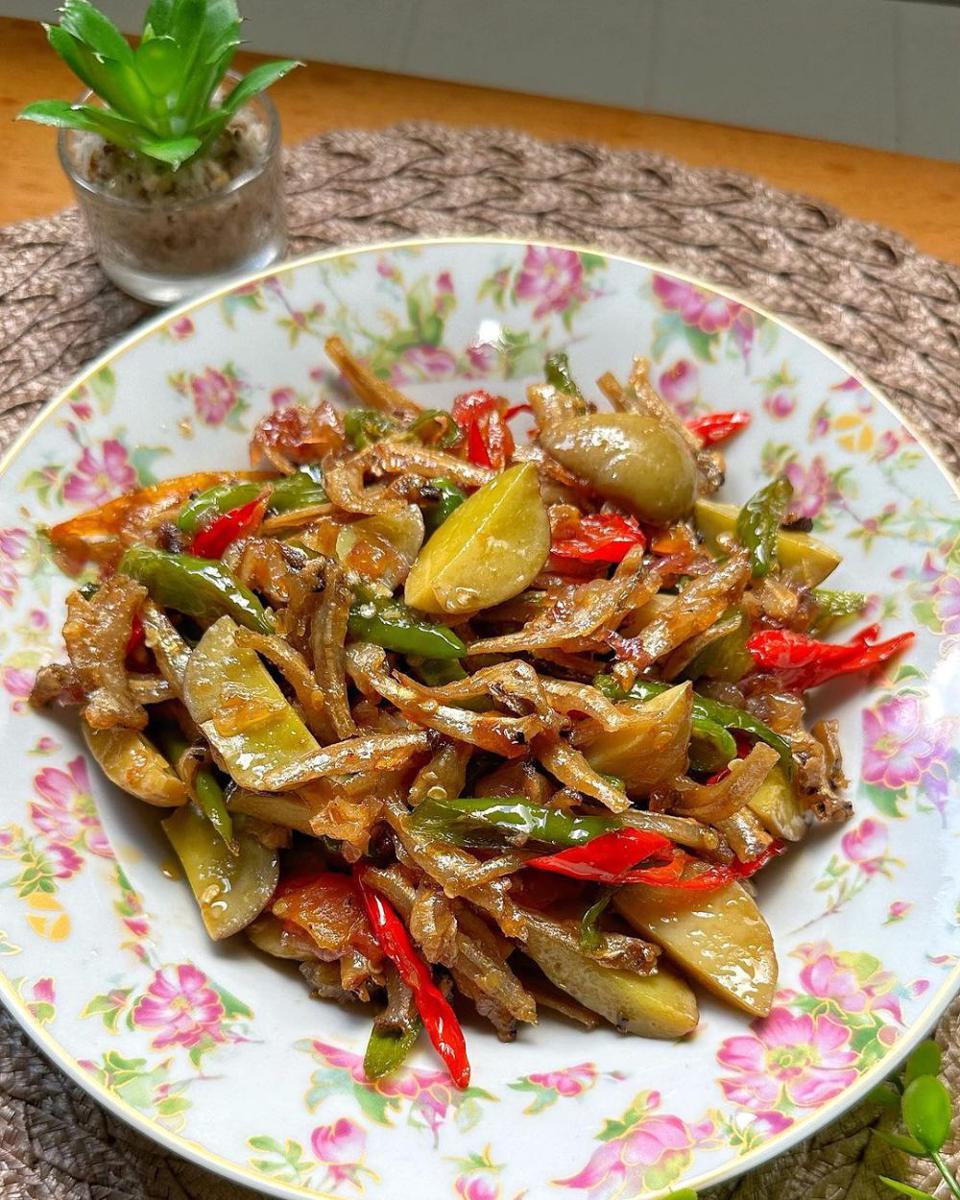 Resep Oseng Teri Jengkol, Bisa Ngabisin Nasi Sebakul!