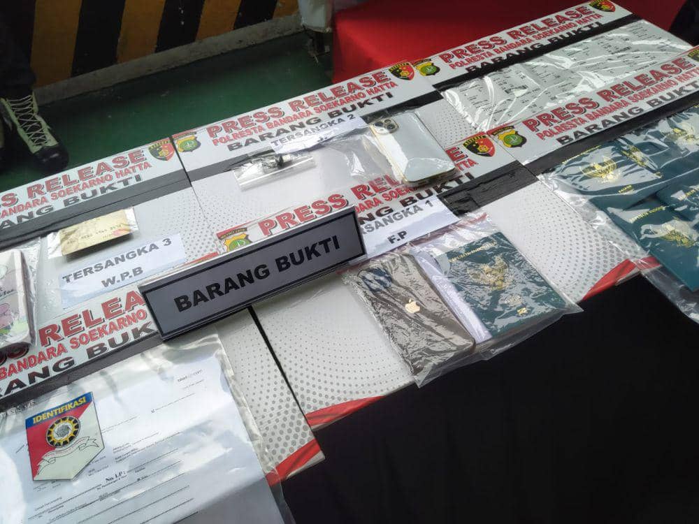 Polisi Gagalkan Keberangkatan Belasan PMI Ilegal di Bandara Soetta
