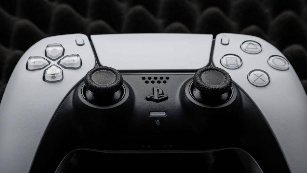 DualSense (dok. Sony)