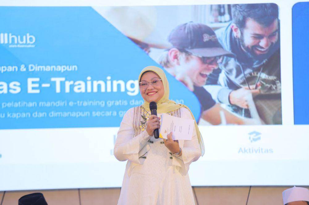 Menteri Ketenagakerjaan, Ida Fauziyah menegaskan bahwa keberadaan Pusat Pasar Kerja sebagai jawaban atas persoalan link and match dan ekosistem digital ketenagakerjaan, yang merupakan keharusan dalam menghadapi era revolusi digital 4.0. (Dok. Kemnaker)