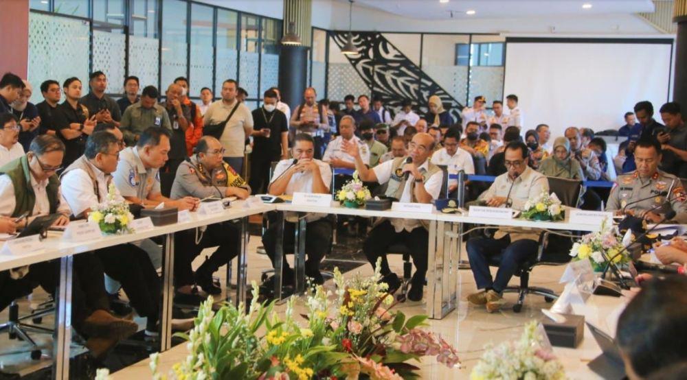 Menko PMK Cek Persiapan Mudik di Merak, Minta Sarana Ditingkatkan