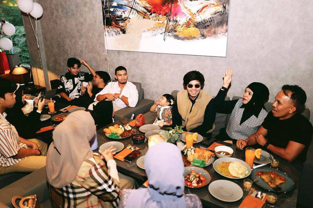 potret ultah Saaih ke-22 (instagram.com/attahalilintar)