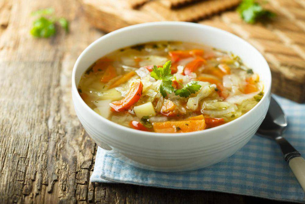 ilustrasi sup sayuran (istockphoto.com/Mariha-kitchen)