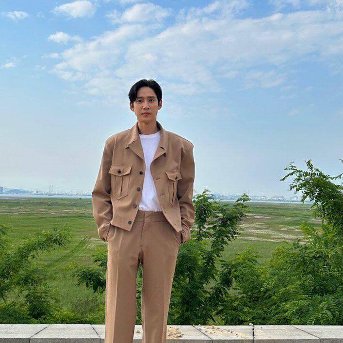 outfit ketemu camer (instagram.com/boxabum)