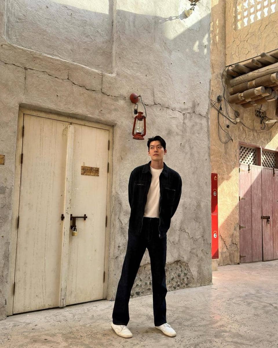 outfit buka bersama (instagram.com/____kimwoobin)