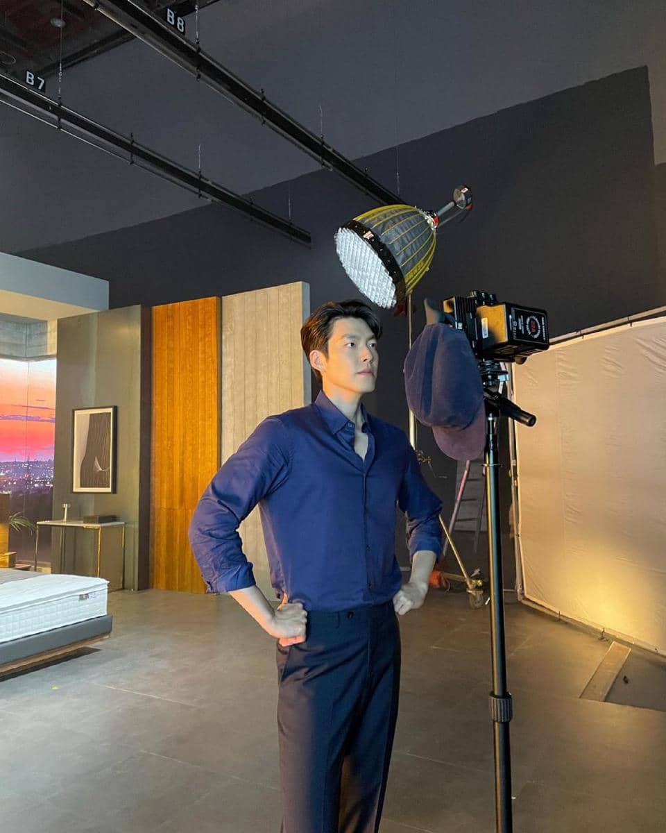 outfit buka bersama (instagram.com/____kimwoobin)
