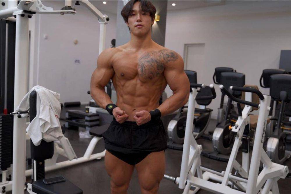 potret bugar Yun Sung Bin (instagram.com/top.physical)