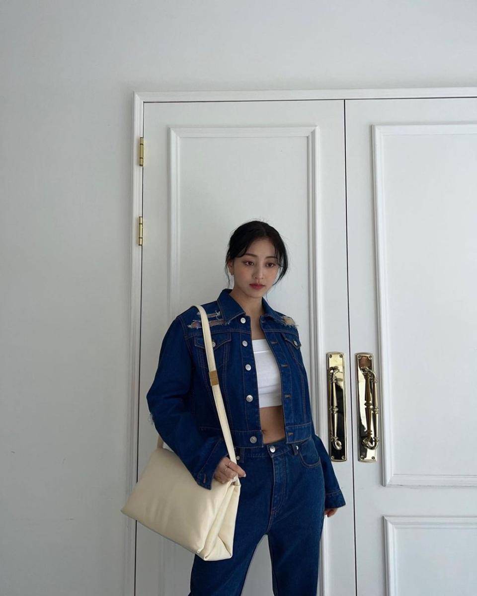 ide daily outfit ala Jihyo TWICE (instagram/_zyozyo)