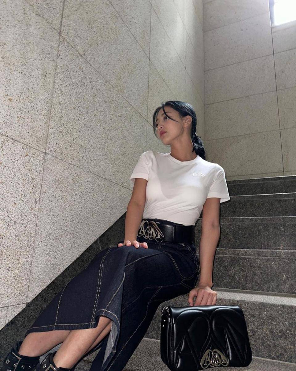 ide daily outfit ala Jihyo TWICE (instagram/_zyozyo)