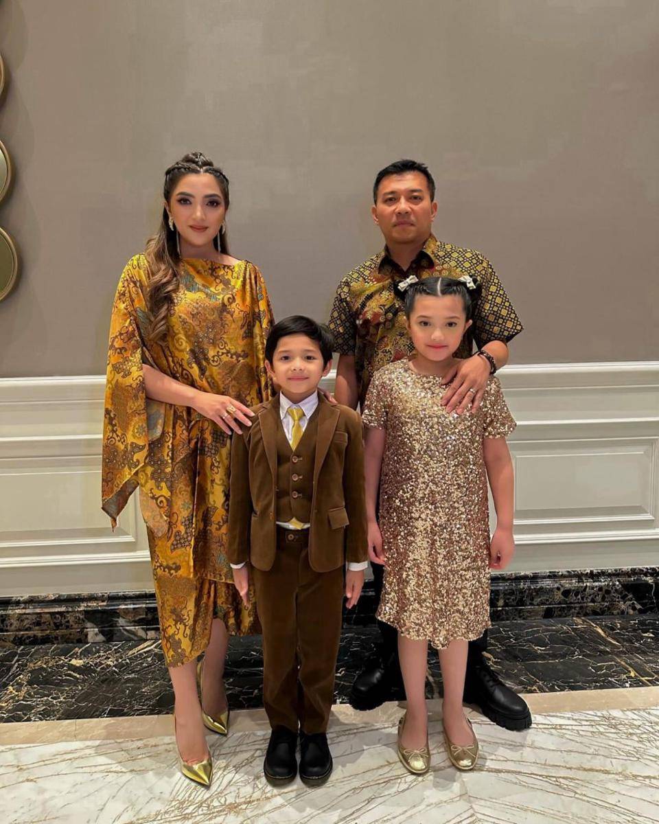model kaftan minimalis (instagram.com/ashanty_ash)