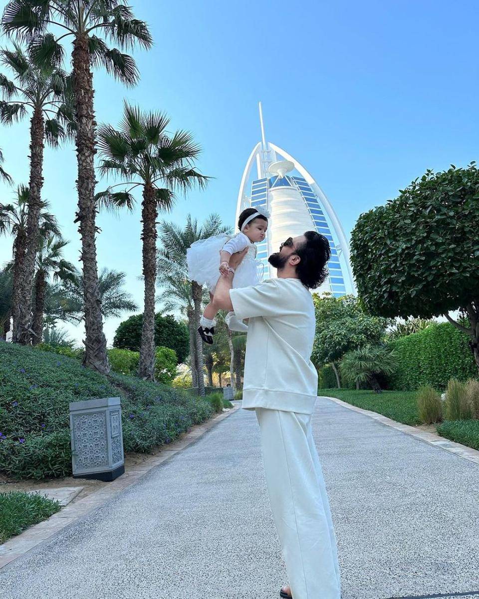 Atif Aslam dan putrinya (instagram.com/atifaslam)