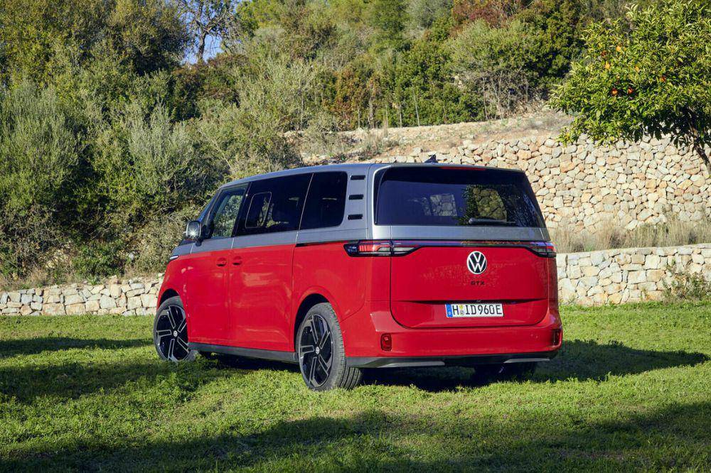 VW meluncurkan van listrik ID.Buzz GTX dengan baterai ganda (volkswagen-newsroom.com)