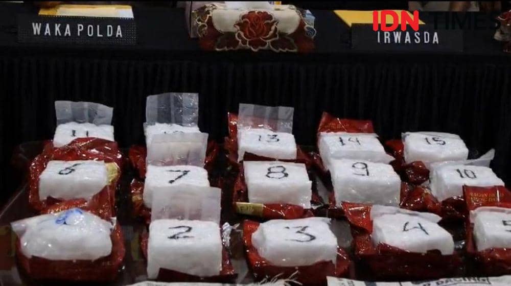 Ilustrasi sabu 15 kg didapat dari Malaysia. (IDN Times/Teri).