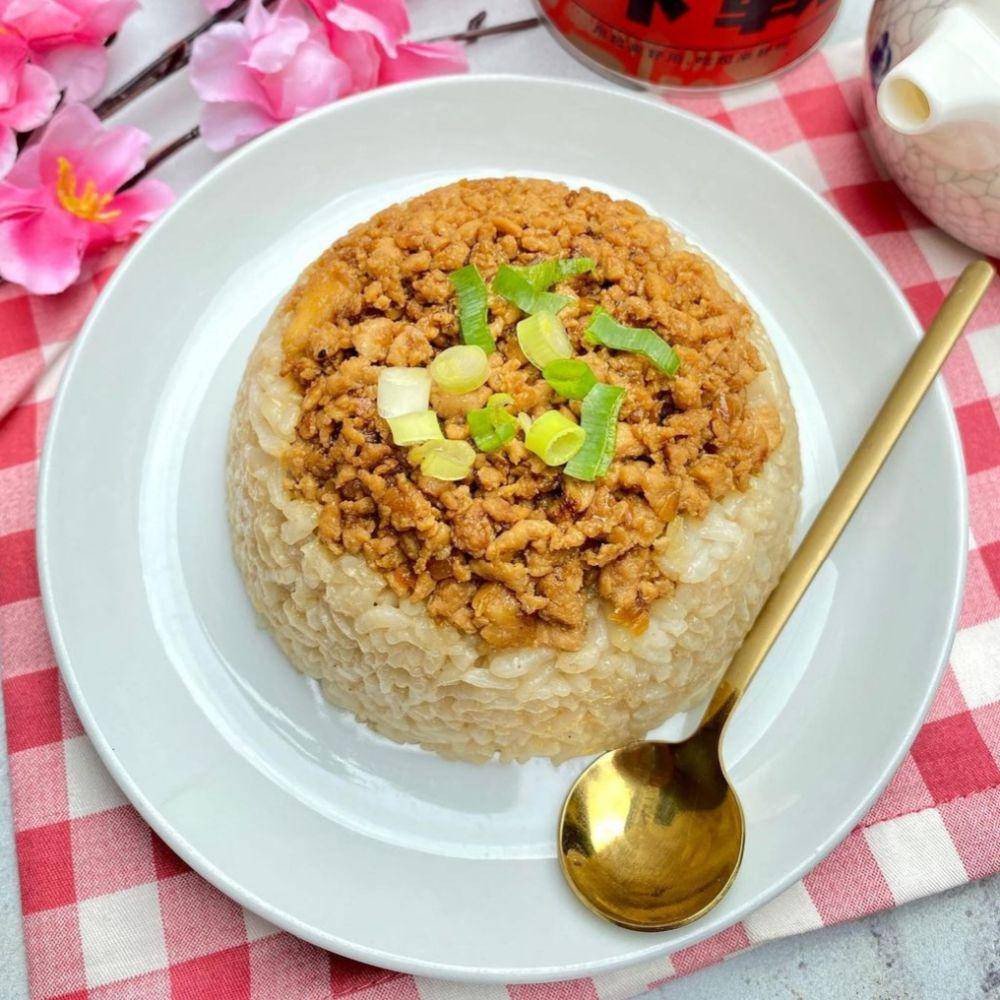 nasi tim ayam jamur (instagram.com/debbie_ariesthea)