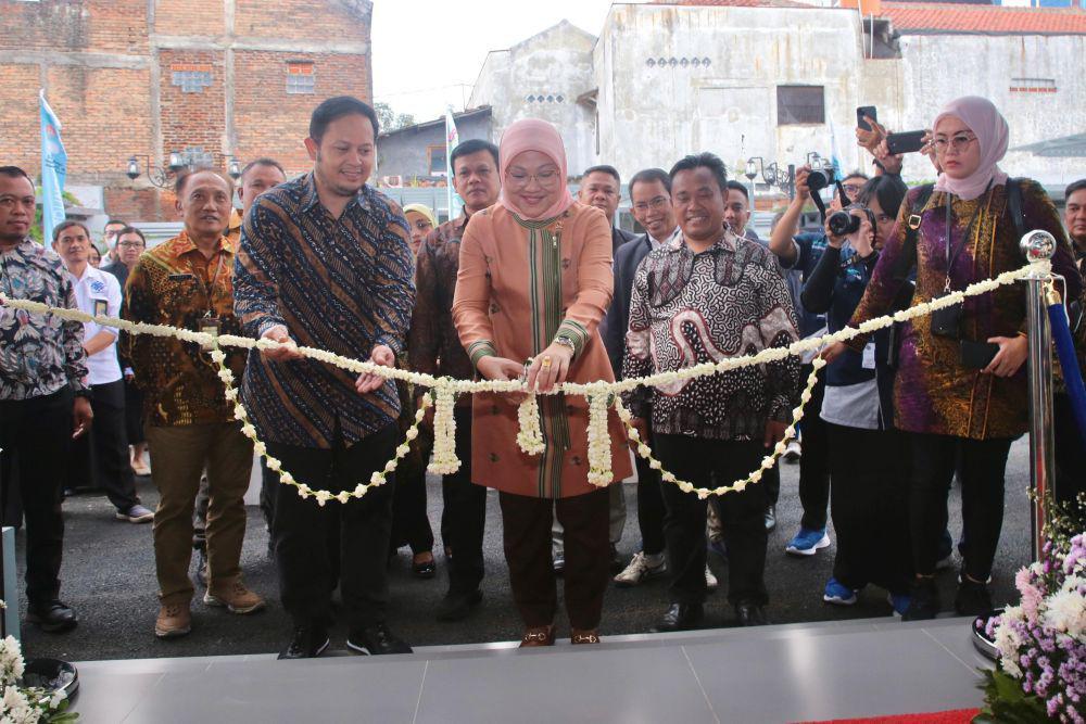 Menaker Ida Resmikan Workshop Digital Creative di BBPVP Bandung