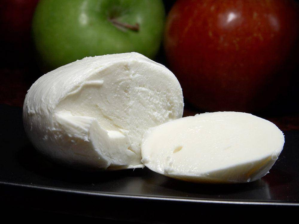 ilustrasi mozzarella cheese (commons.wikimedia.org/Jon Sullivan)