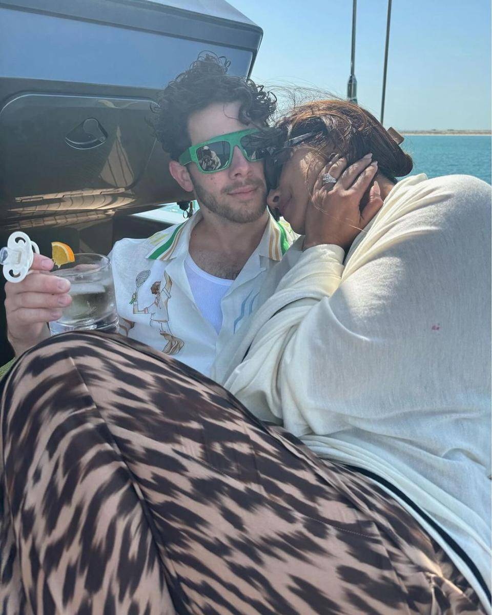 Priyanka Chopra Jonas dan suami (instagram.com/priyankachopra)
