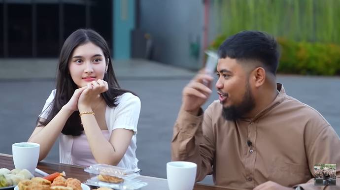 7 Potret Rigen dan Gaby Rosse Berburu Takjil, Bertemu Jessica Jane!
