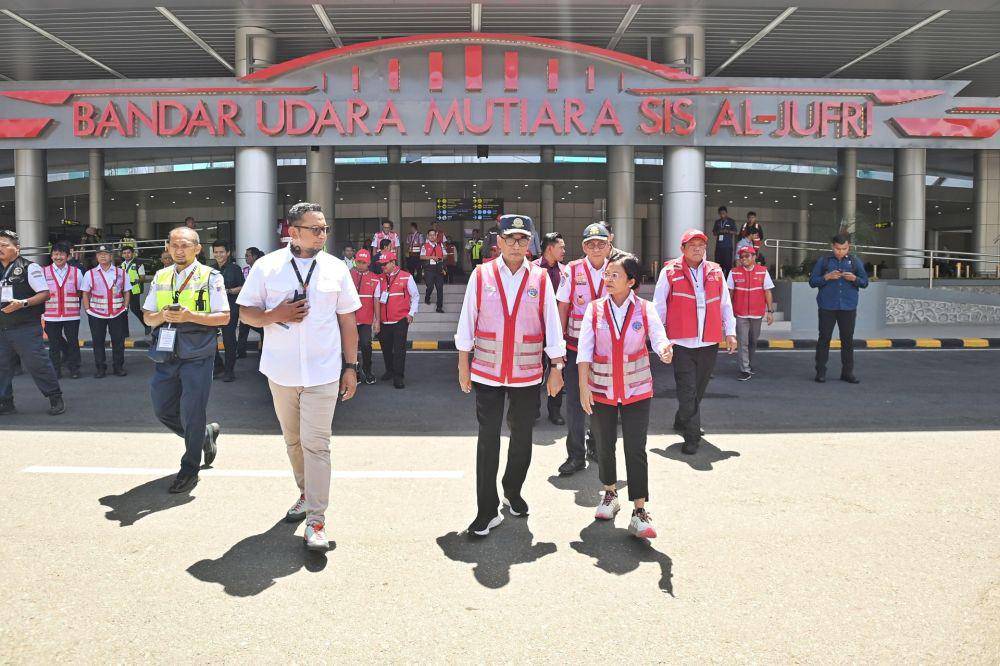 Menhub, Budi Karya Sumadi saat mengunjungi Bandara Mutiara Sis Al-Jufri di Palu (dok. BKIP Kemenhub)