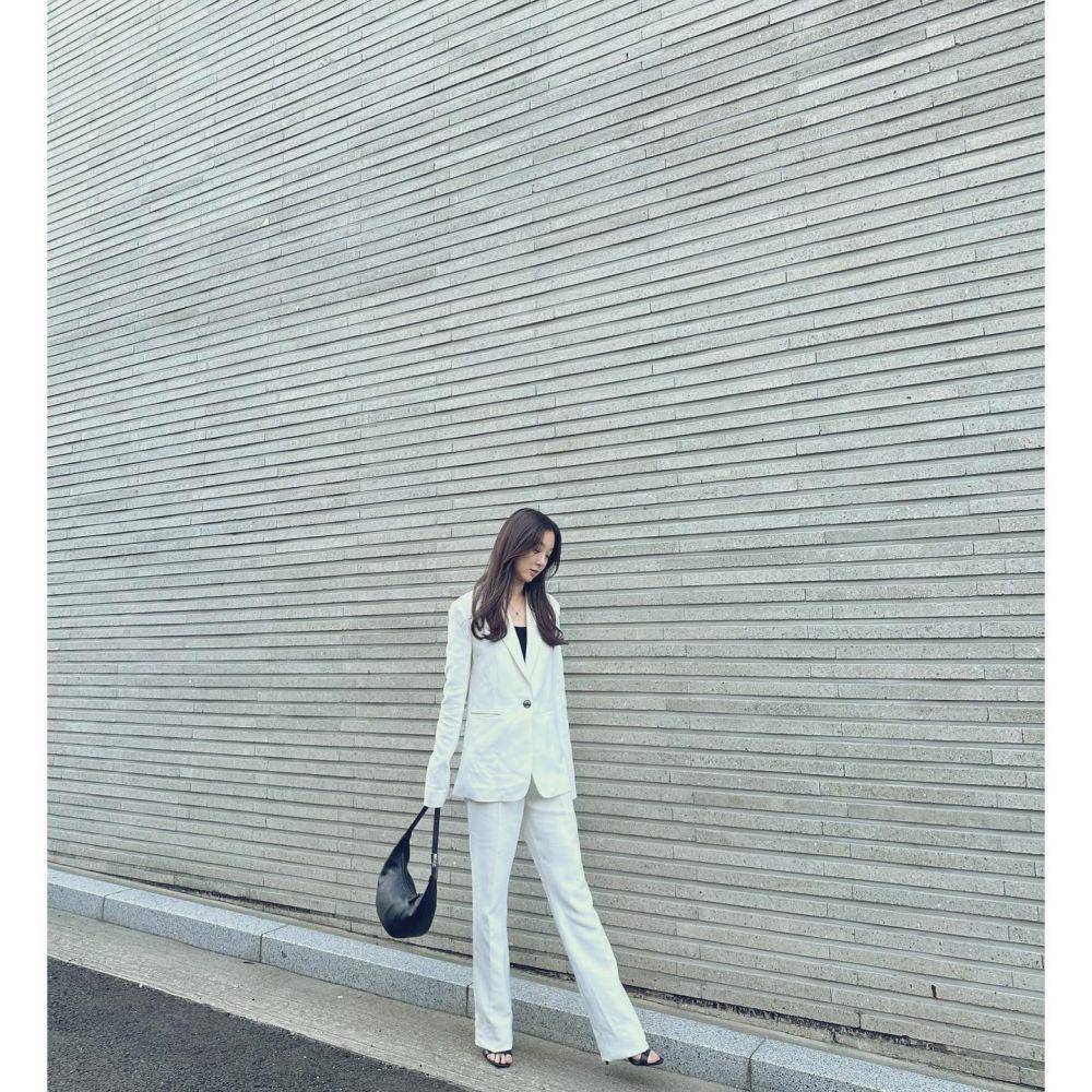 outfit anggun (instagram.com/yoanaloves)