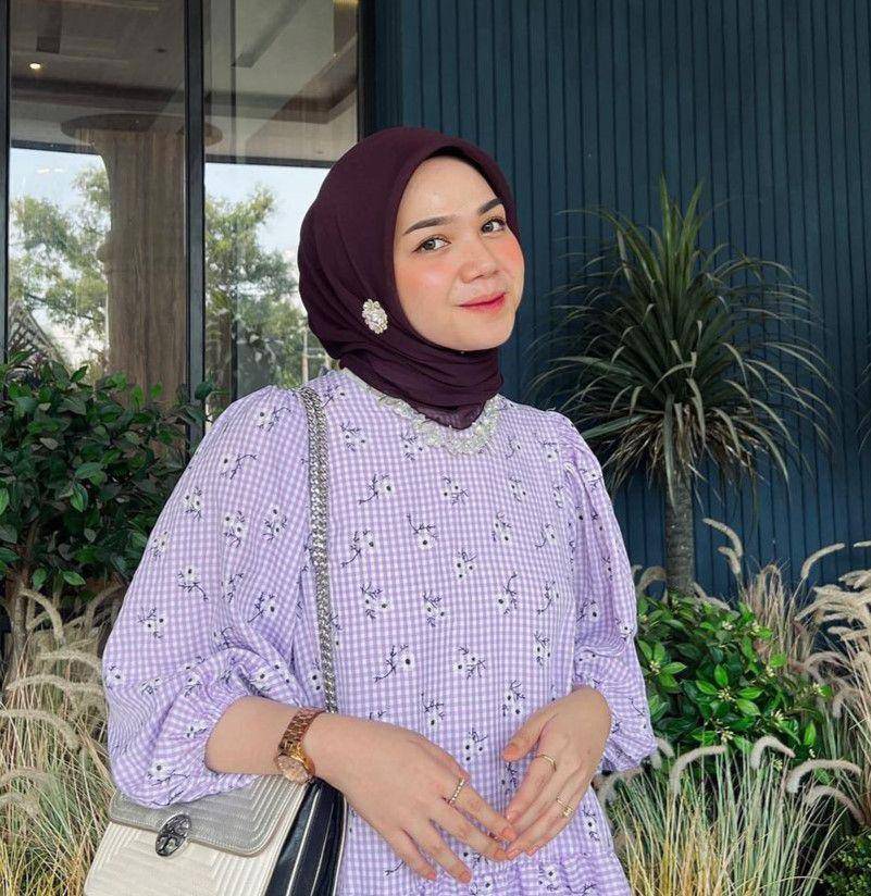pilihan hijab yang cocok dipadukan baju warna lilac (instagram.com/alfisrg)