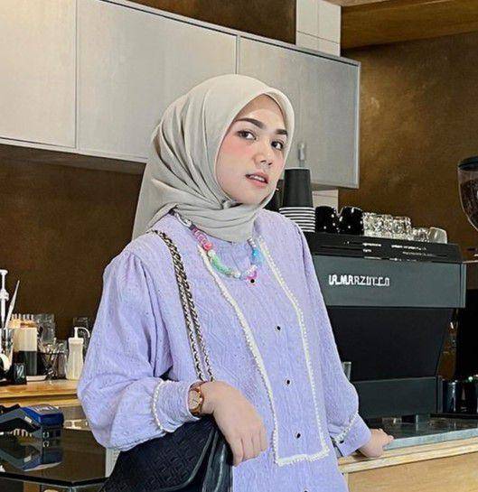 pilihan hijab yang cocok dipadukan baju warna lilac (instagram.com/alfisrg)