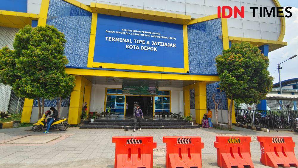Terminal Jatijajar yang berada di Jalan Raya Bogor, Tapos, Depok. (IDNTimes/Dicky)