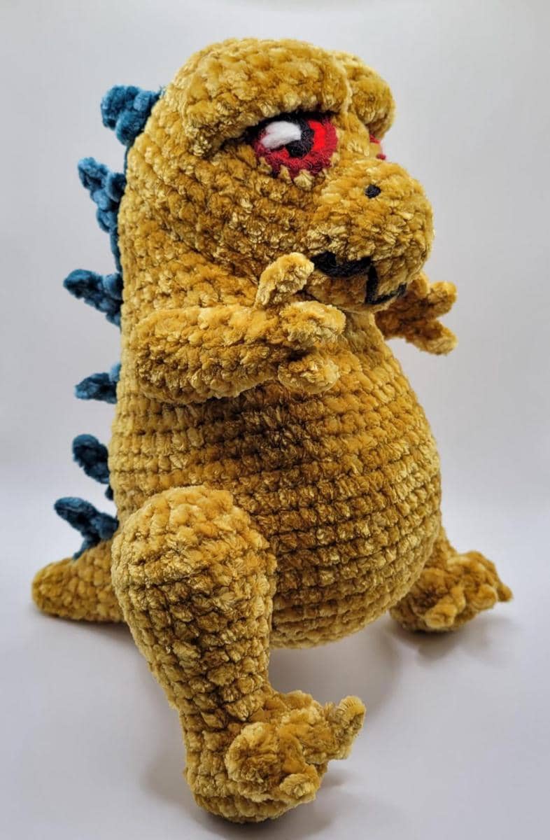 potret rajutan tangan bertema Godzilla (reddit.com/user/_creature_feature)