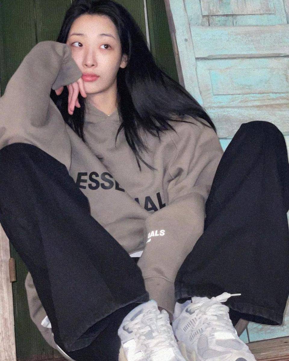 outfit minimalis ala Ryu Da In (instagram.com/rxudain)