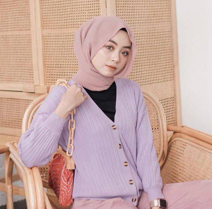 pilihan hijab yang cocok dipadukan baju warna lilac (instagram.com/meiraniap)