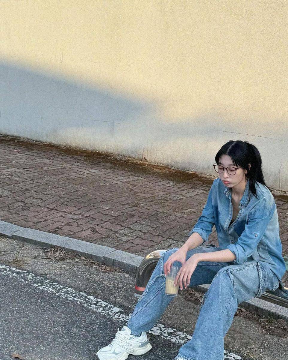 outfit minimalis ala Ryu Da In (instagram.com/rxudain)