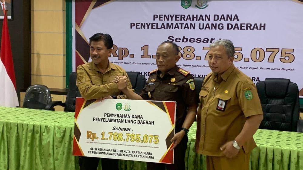 Kejari Kukar Pulangkan Uang Negara Sebesar Rp1,8 Miliar kepada Daerah