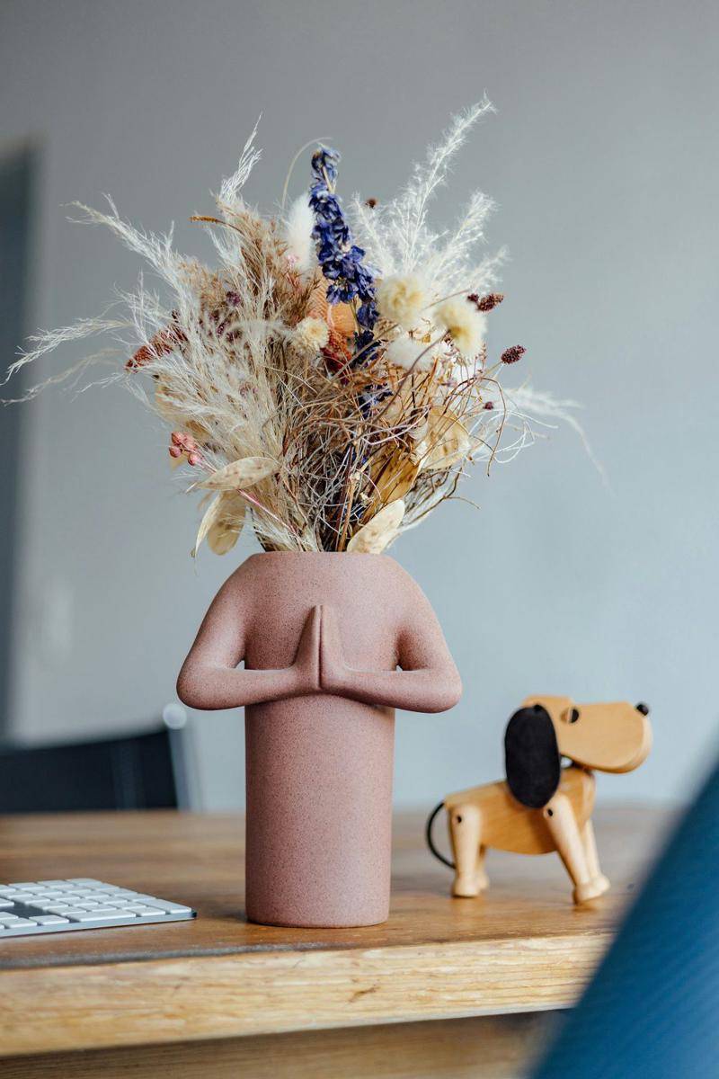 inspirasi pot unik (unsplash.com/@filipp_roman_photography)