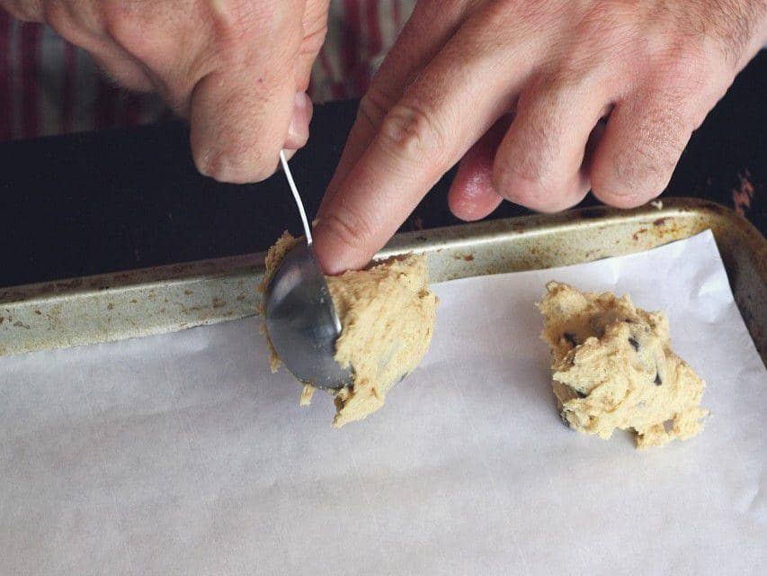 ilustrasi mencetak adonan pakai sendok (pixabay.com/Aline Ponce)