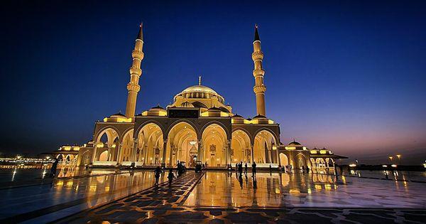 4 Masjid Paling Terkenal di Sharjah, Cocok untuk Wisata Religi