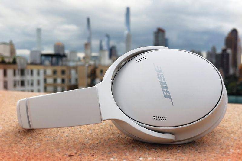 Bose Quiet Comfort (youtube.com/CNET)