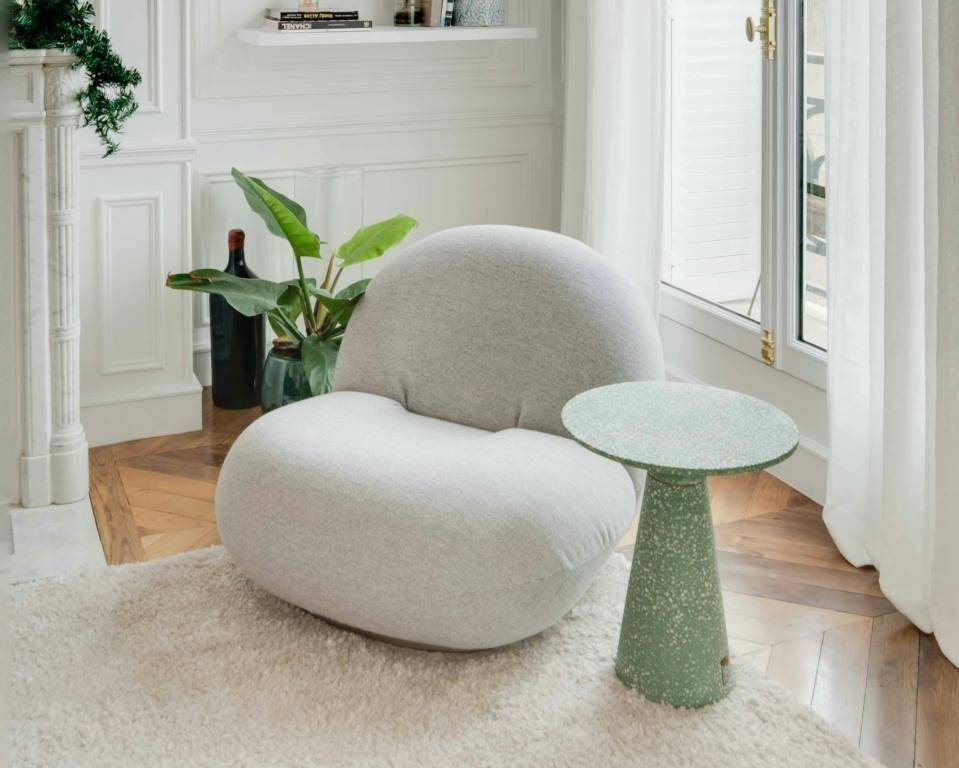 ilustrasi sofa dan meja minimalis (pexels.com/Kei Scampa)