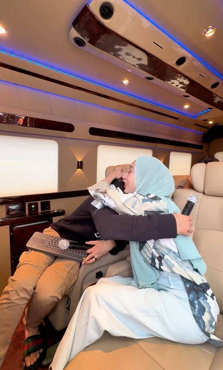 Kejutan mobil untuk Reza Gladys (Instagram.com/rezagladys)