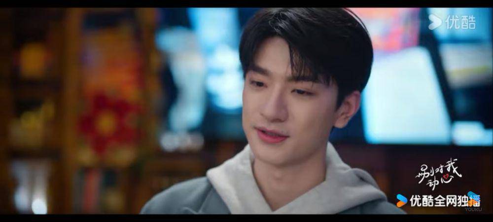 potret usaha Lin Yi memenangkan hati Zhou Ye di drama Everyone Loves Me (youtube.com/youkuindonesia)