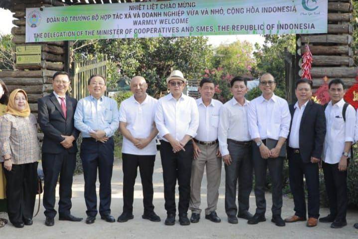 Kunjungan kerja Menteri Koperasi dan UKM Teten Masduki ke Vietnam pada 21-22 Maret 2024. (dok. LPDB KUMKM)