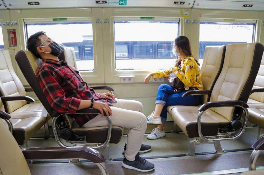 lustrasi kursi ekonomi kereta Argo Parahyangan (instagram.com/keretaapikita)