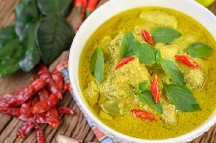 ilustrasi potret hidangan gulai nangka (freepik.com/jcomp)