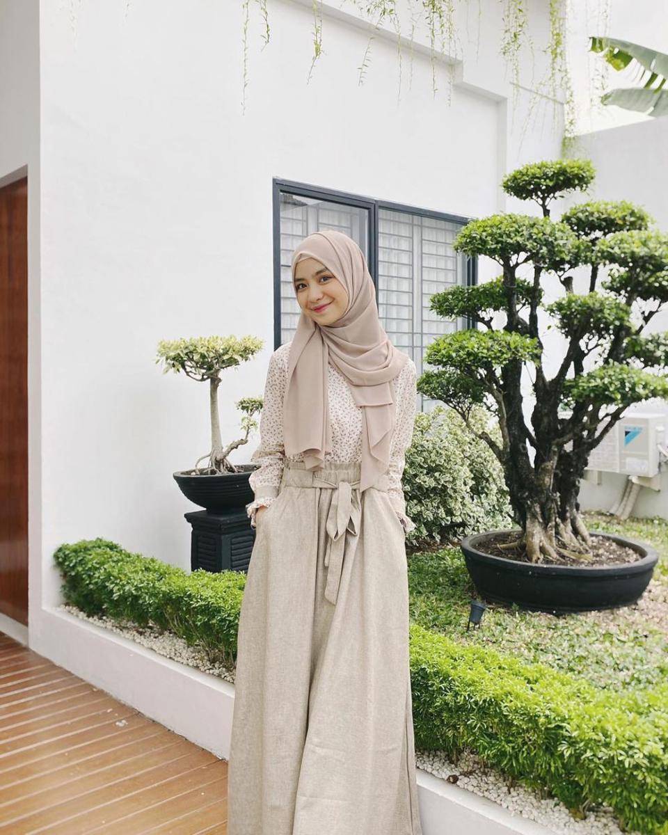 inspirasi outfit chic untuk lebaran (instagram.com/nashwaaaz)