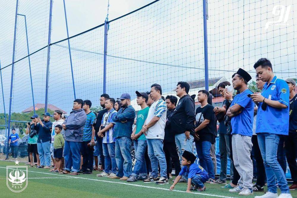 Panser Biru hadir saat PSIS Semarang melakukan latihan rutin untuk hadapi laga lawan Barito Putera di BRI Liga 1 2023/2024 (dok. PSIS)