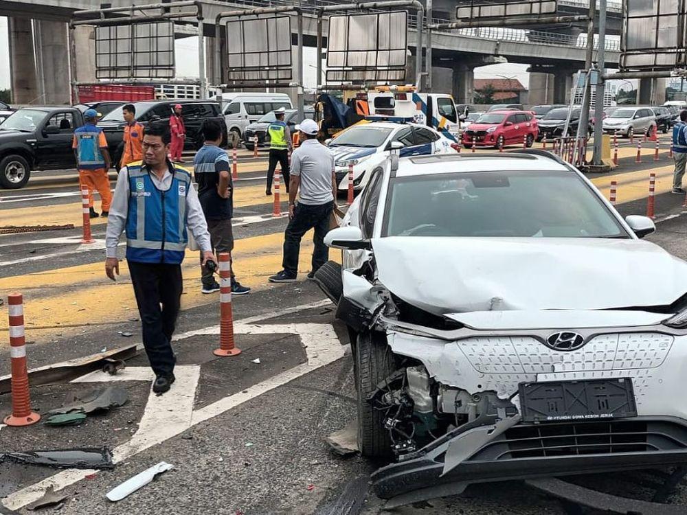 Kecelakaan Beruntun di GT Halim Utama, 3 Gerbang Tol Ditutup Sementara