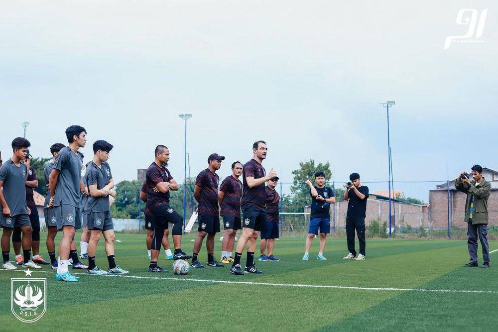 PSIS Semarang melakukan latihan rutin untuk hadapi laga lawan Barito Putera di BRI Liga 1 2023/2024 (dok. PSIS)