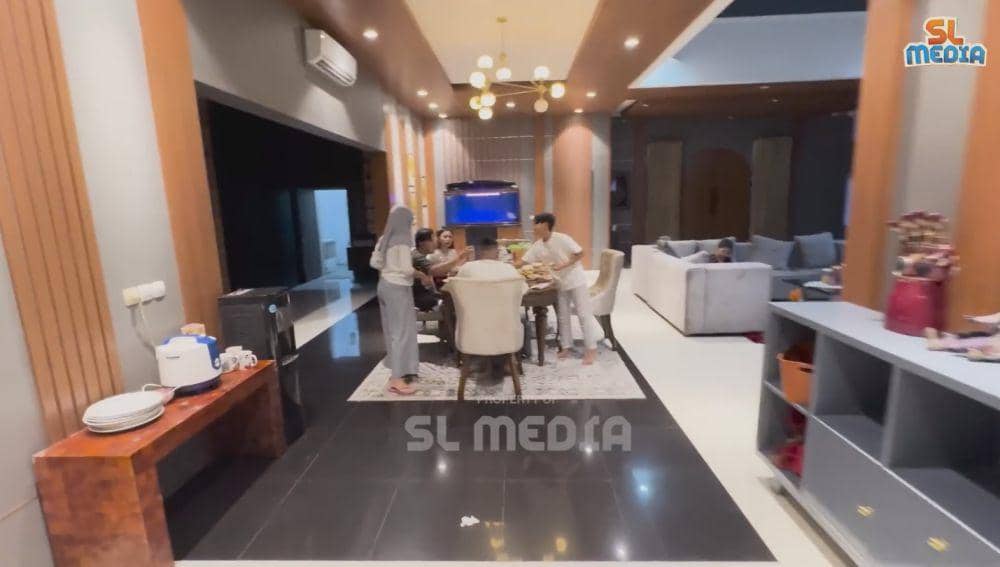 Sule buka puasa bareng calon menantu (YouTube.com/SL Media)