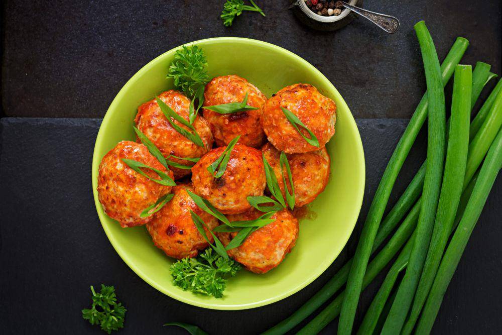 ilustrasi olahan bakso udang (freepik.com/timolina)